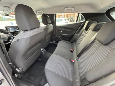 Peugeot 2008 1.2 puretech Active s&s 100cv (7)