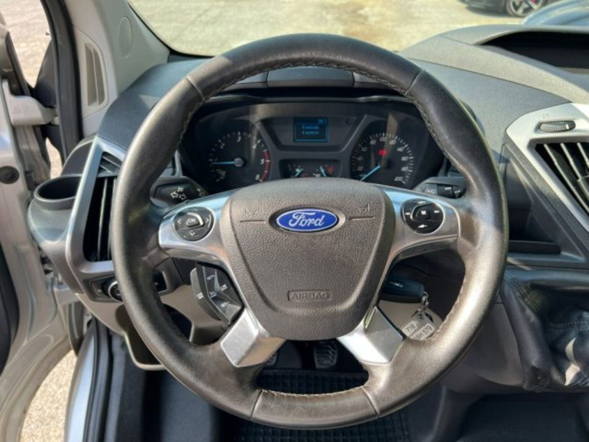 Ford Tourneo Custom 310 2.0 TDCi 130CV PC Trend (12)