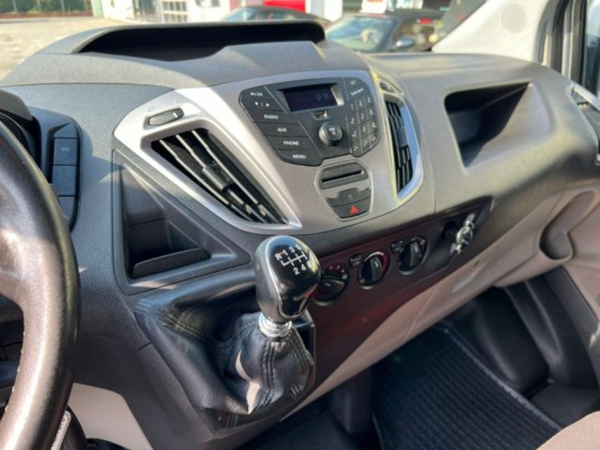 Ford Tourneo Custom 310 2.0 TDCi 130CV PC Trend (15)