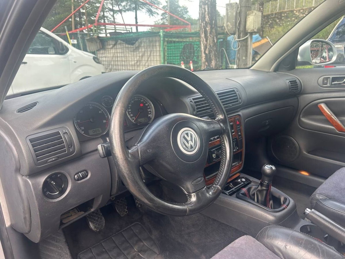 Volkswagen Passat Variant 1.9 TDI/101 CV cat (12)