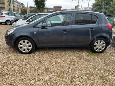 Opel Corsa 1.2 5 porte Cosmo usata
