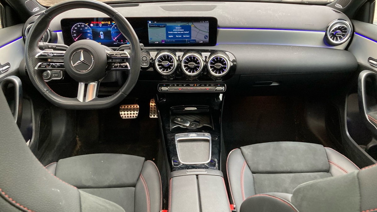 Mercedes-Benz Classe A Sedan 180 d AMG Line Advanced Plus auto (4)