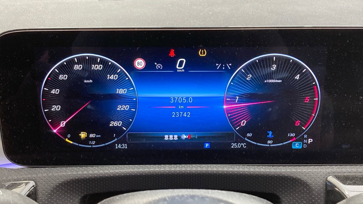 Mercedes-Benz Classe A Sedan 180 d AMG Line Advanced Plus auto (5)