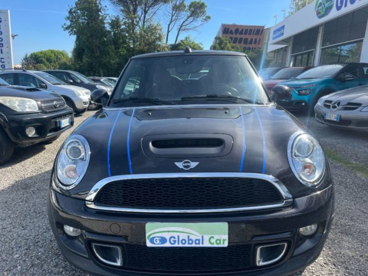 MINI Mini Cabrio 2.0 16V Cooper SD Cabrio (2)
