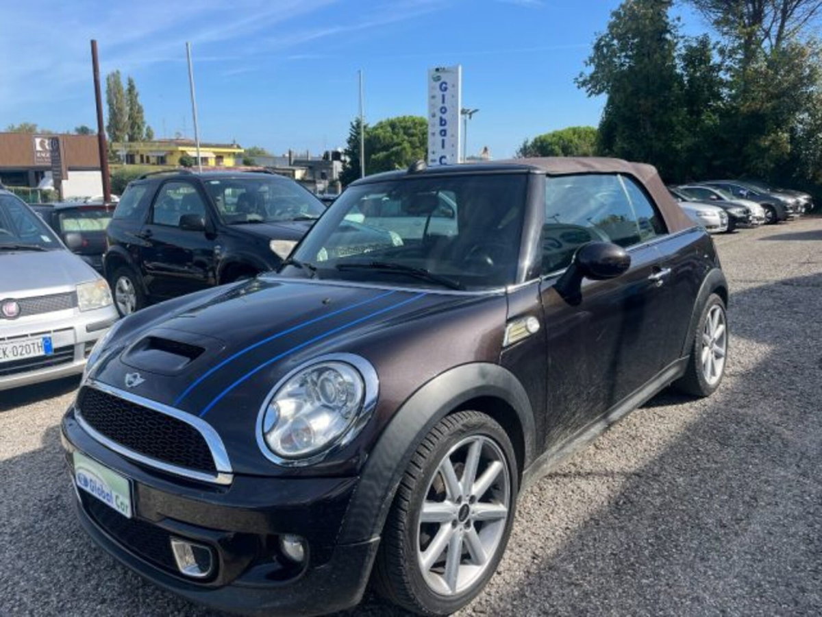 MINI Mini Cabrio 2.0 16V Cooper SD Cabrio (3)
