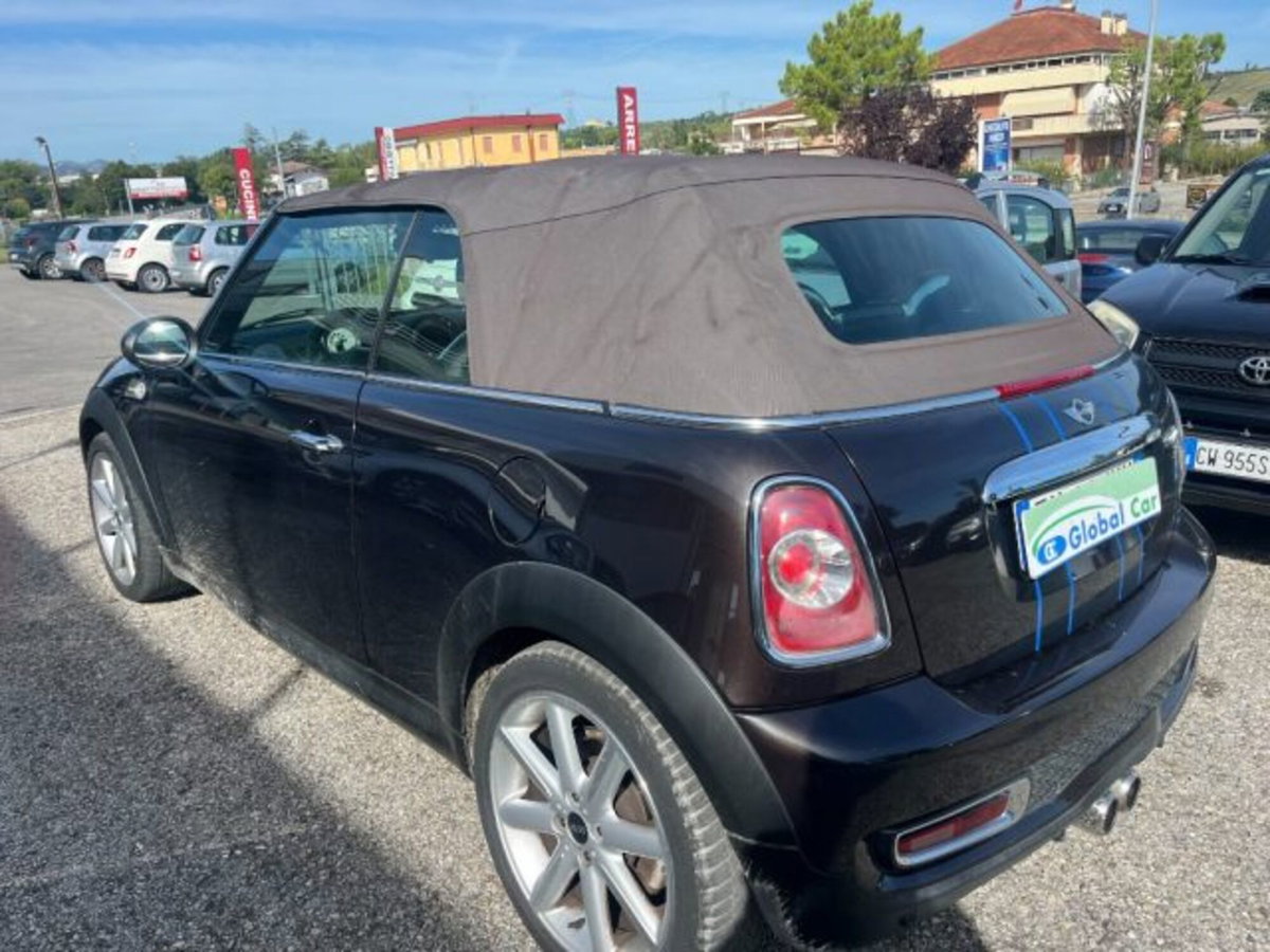 MINI Mini Cabrio 2.0 16V Cooper SD Cabrio (4)