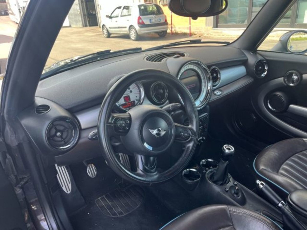 MINI Mini Cabrio 2.0 16V Cooper SD Cabrio (8)