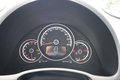 Volkswagen Maggiolino Cabrio 1.2 TSI Design (10)