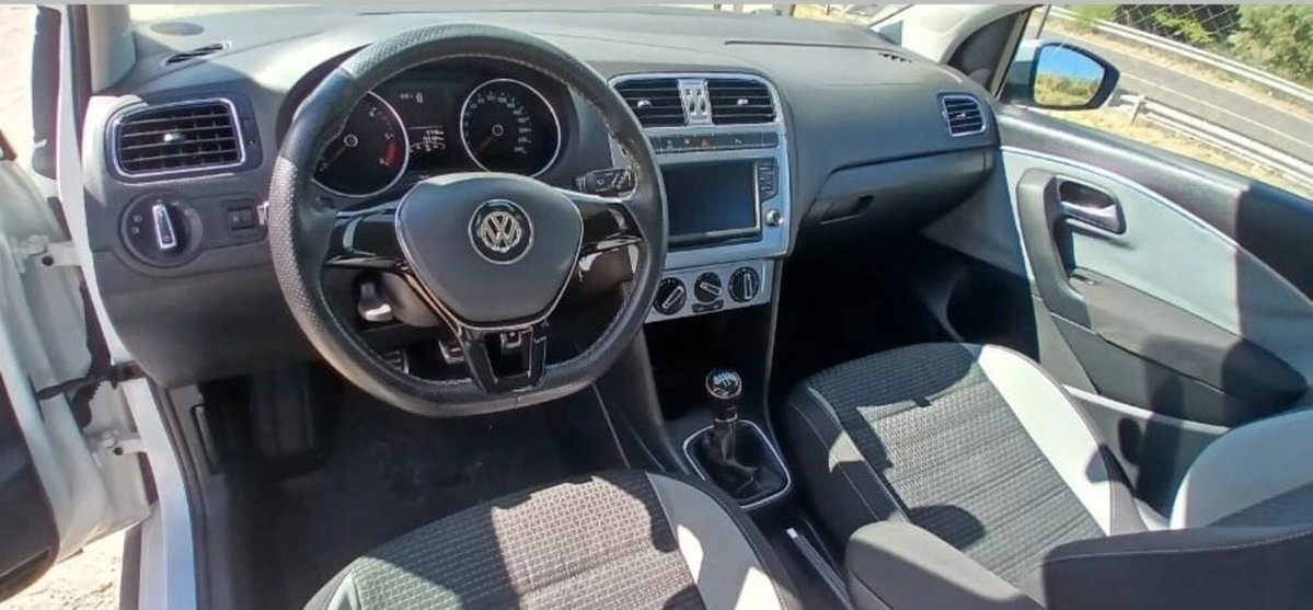 Volkswagen Polo Cross 1.4 TDI BlueMotion Technology (10)