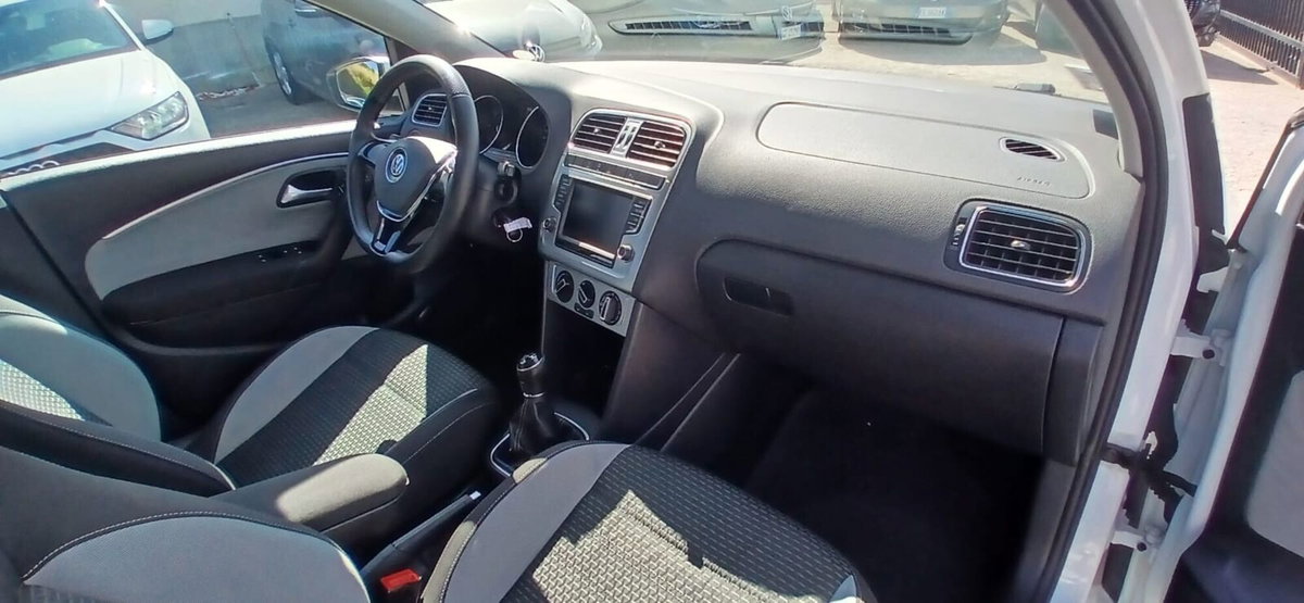 Volkswagen Polo Cross 1.4 TDI BlueMotion Technology (11)