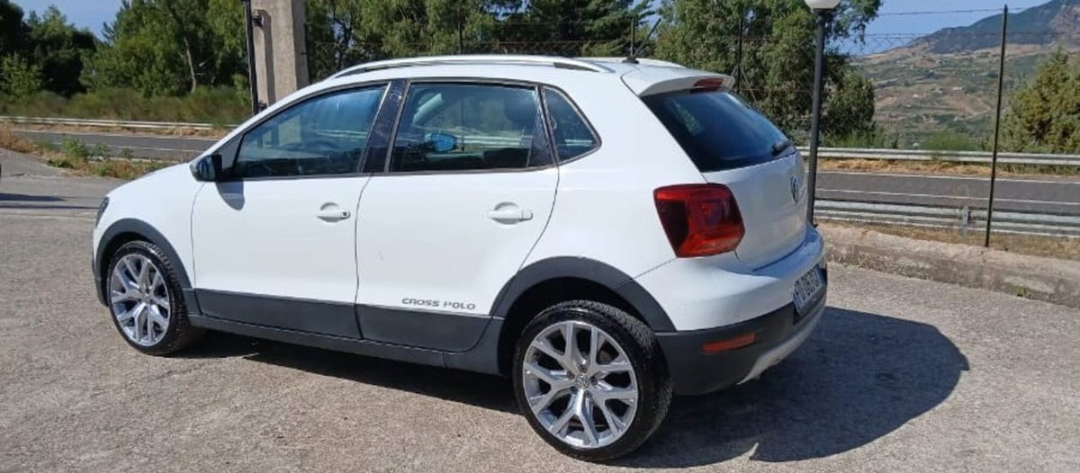 Volkswagen Polo Cross 1.4 TDI BlueMotion Technology (4)