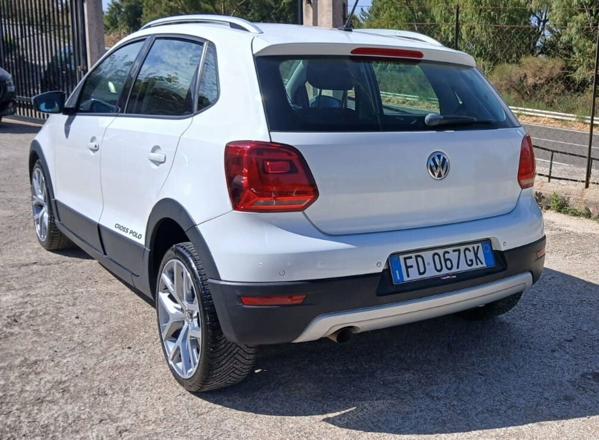 Volkswagen Polo Cross 1.4 TDI BlueMotion Technology (5)