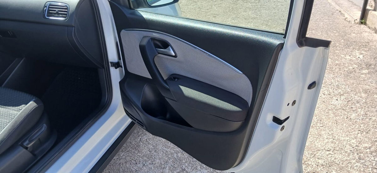 Volkswagen Polo Cross 1.4 TDI BlueMotion Technology (8)
