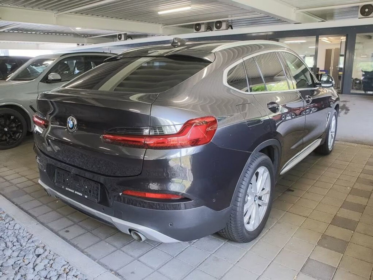 BMW X4 xDrive20i xLine (2)
