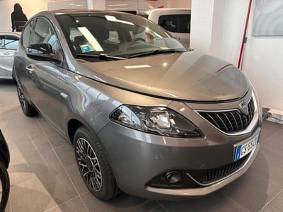 Lancia Ypsilon 1.0 FireFly 5 porte S&S Hybrid Ecochic A. Ferretti usata