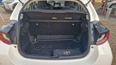 Toyota Yaris 1.0 5 porte Active (5)
