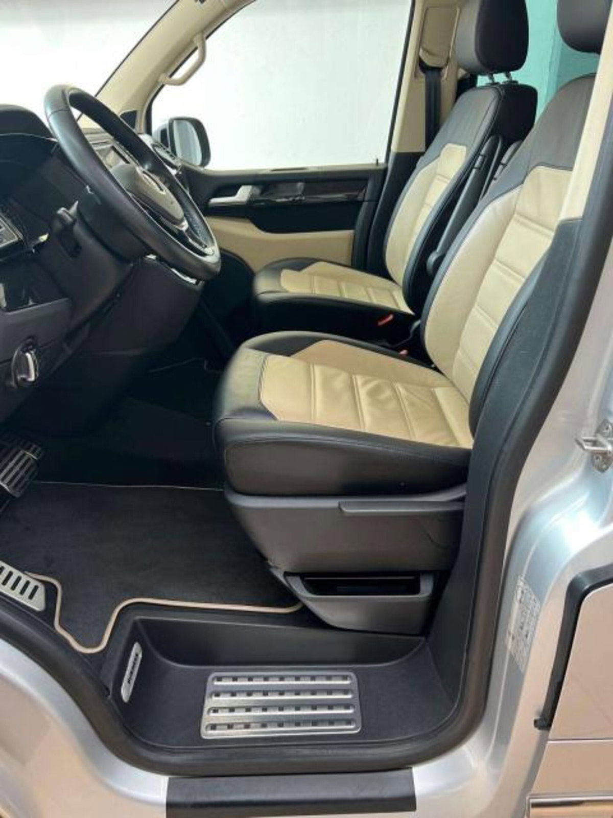 Volkswagen Multivan 2.0 TDI 199CV DSG 4Motion Tech (9)
