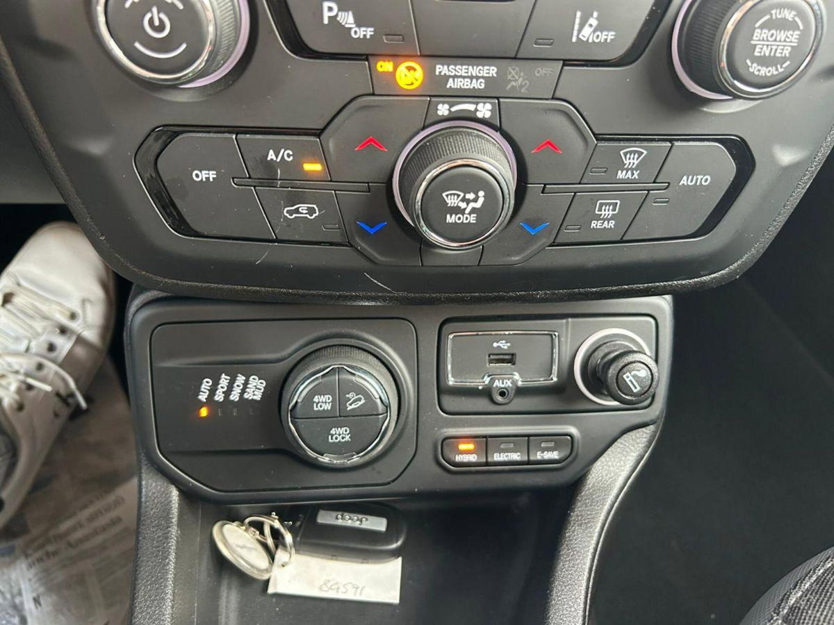 Jeep Renegade 1.3 T4 190CV PHEV 4xe AT6 Limited (13)