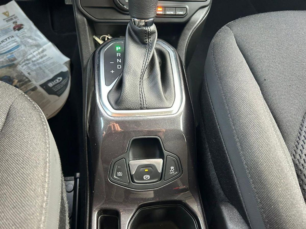 Jeep Renegade 1.3 T4 190CV PHEV 4xe AT6 Limited (14)