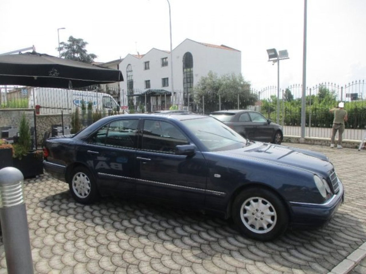 Mercedes-Benz Classe E 250 diesel cat Avantgarde (2)