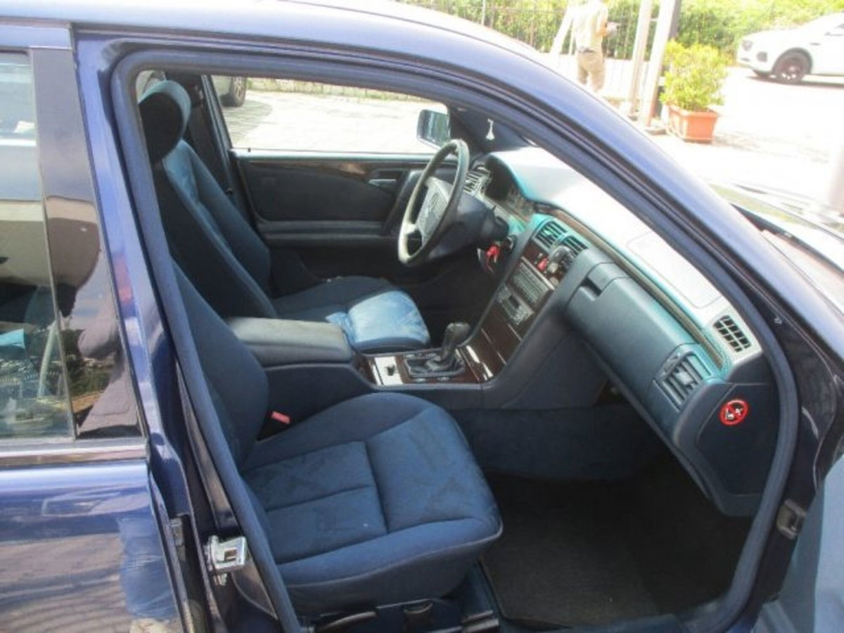 Mercedes-Benz Classe E 250 diesel cat Avantgarde (5)