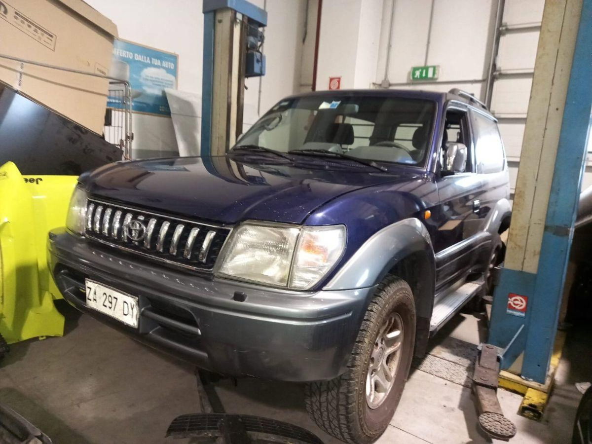 Toyota Land Cruiser turbodiesel 3 porte KZJ90 GX (3)
