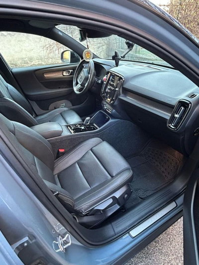 Volvo XC40 B5 AWD Geartronic R-design (8)