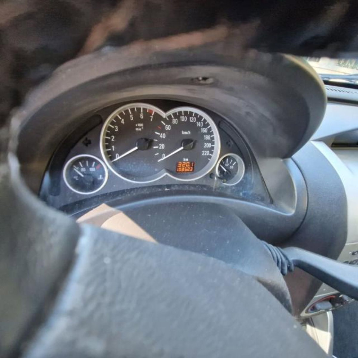 Opel Tigra TwinTop 1.4 16V Sport (10)