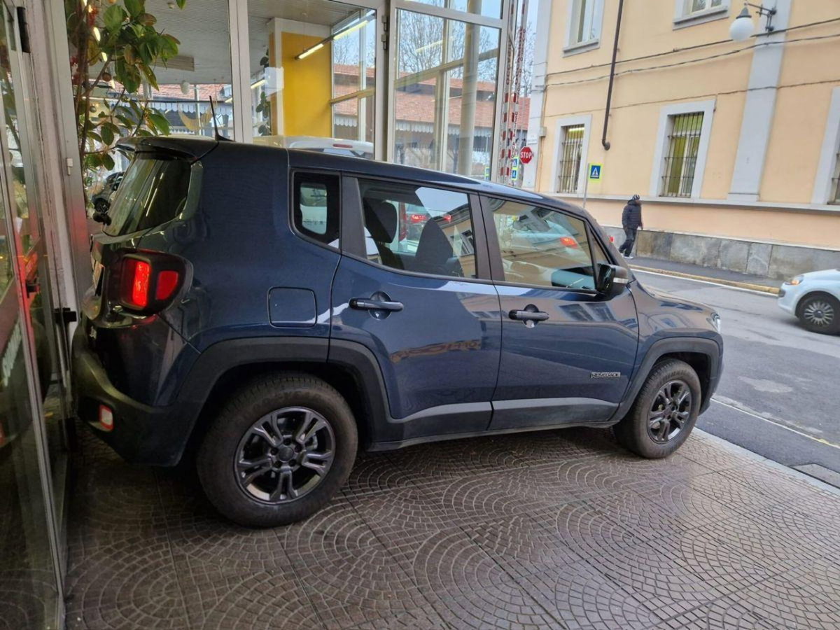 Jeep Renegade 1.6 Mjt 120 CV Longitude (6)