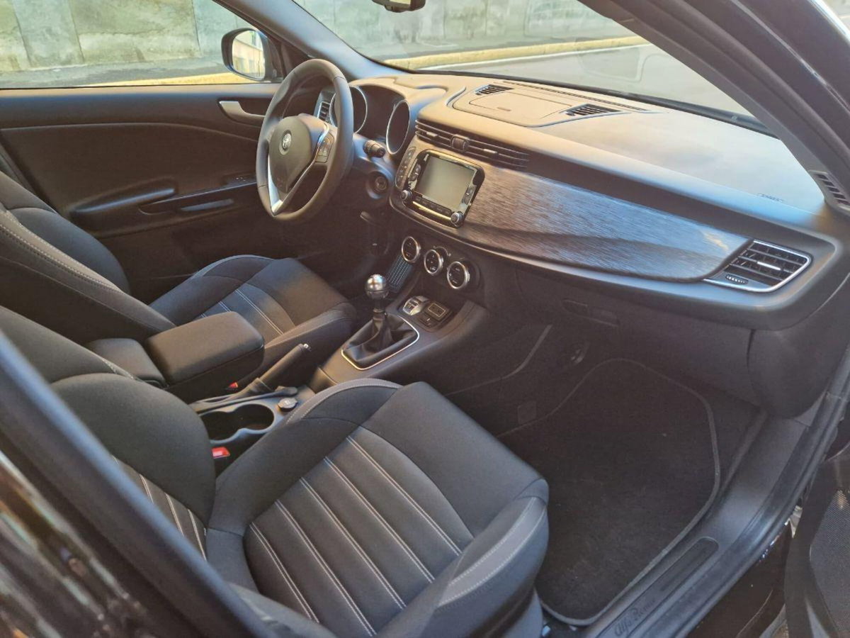 Alfa Romeo Giulietta 1.6 JTDm Super 120cv (10)