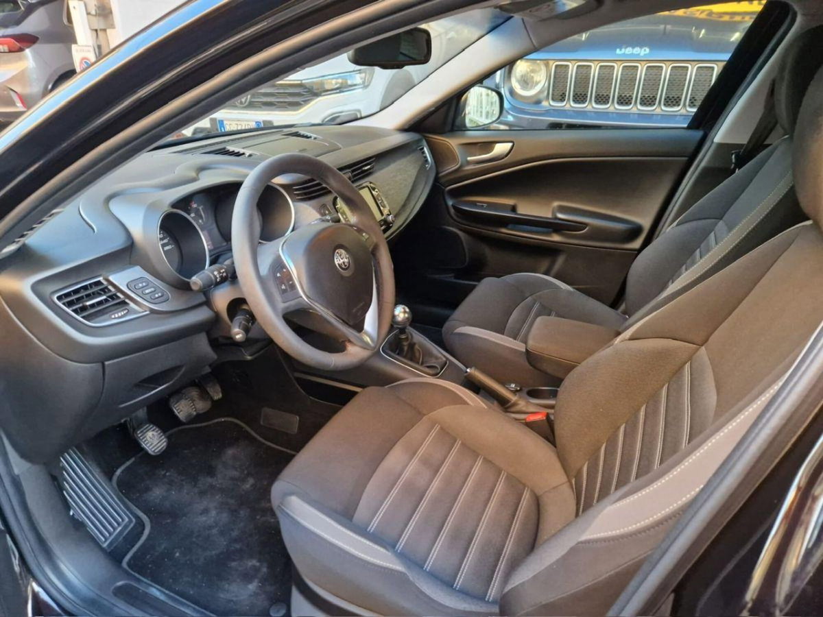 Alfa Romeo Giulietta 1.6 JTDm Super 120cv (11)