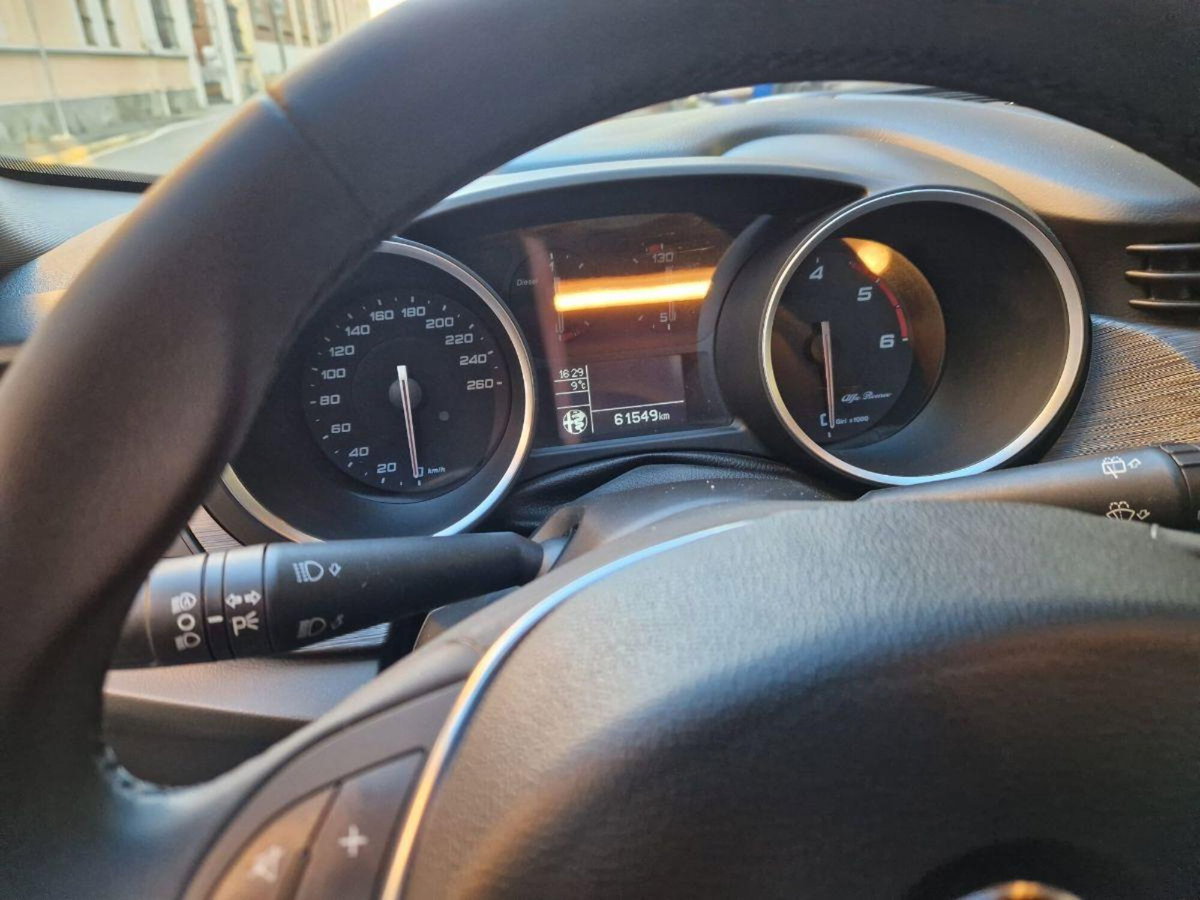 Alfa Romeo Giulietta 1.6 JTDm Super 120cv (13)