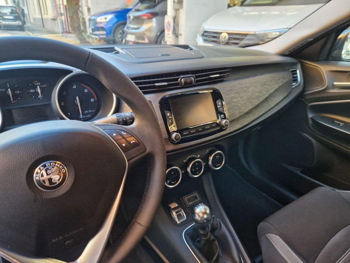 Alfa Romeo Giulietta 1.6 JTDm Super 120cv (14)