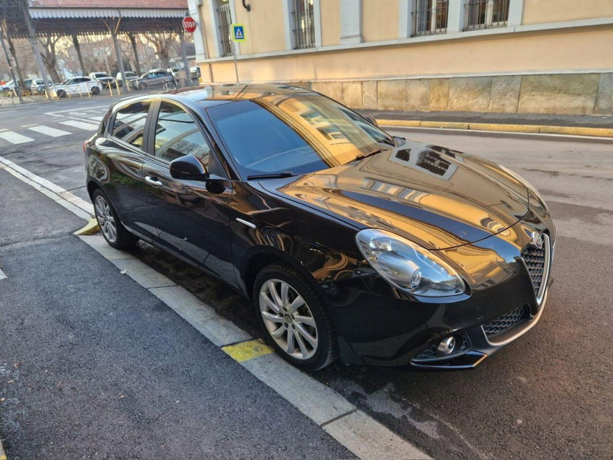 Alfa Romeo Giulietta 1.6 JTDm Super 120cv (2)