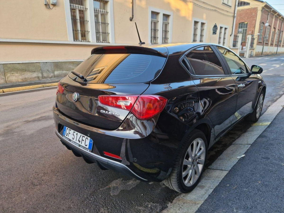Alfa Romeo Giulietta 1.6 JTDm Super 120cv (6)