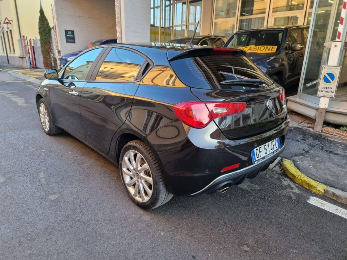 Alfa Romeo Giulietta 1.6 JTDm Super 120cv (7)