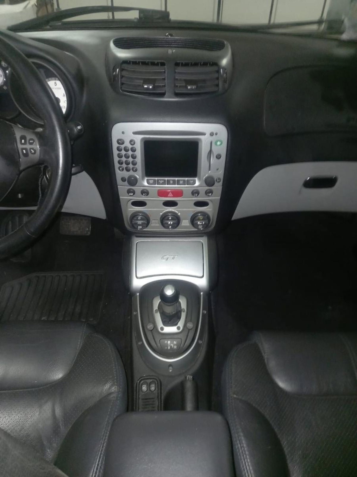 Alfa Romeo GT 2.0 JTS 16V Selespeed Luxury (11)