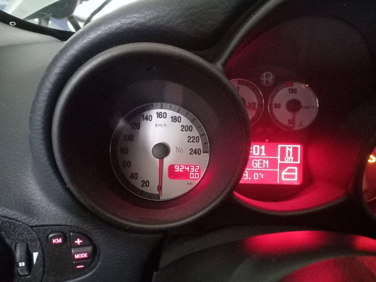 Alfa Romeo GT 2.0 JTS 16V Selespeed Luxury (15)
