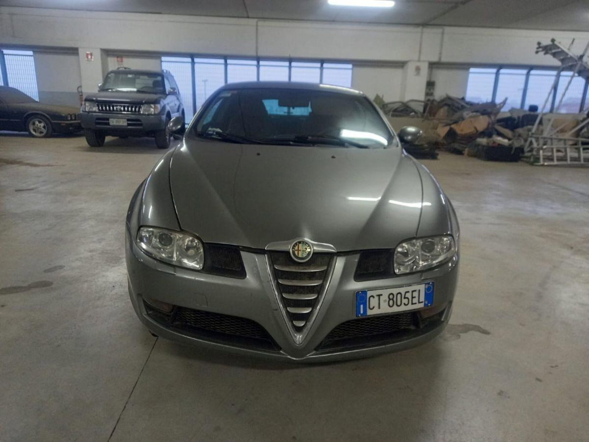 Alfa Romeo GT 2.0 JTS 16V Selespeed Luxury (3)