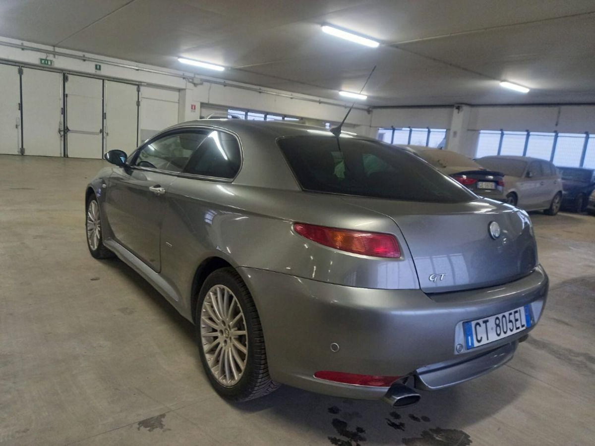 Alfa Romeo GT 2.0 JTS 16V Selespeed Luxury (6)