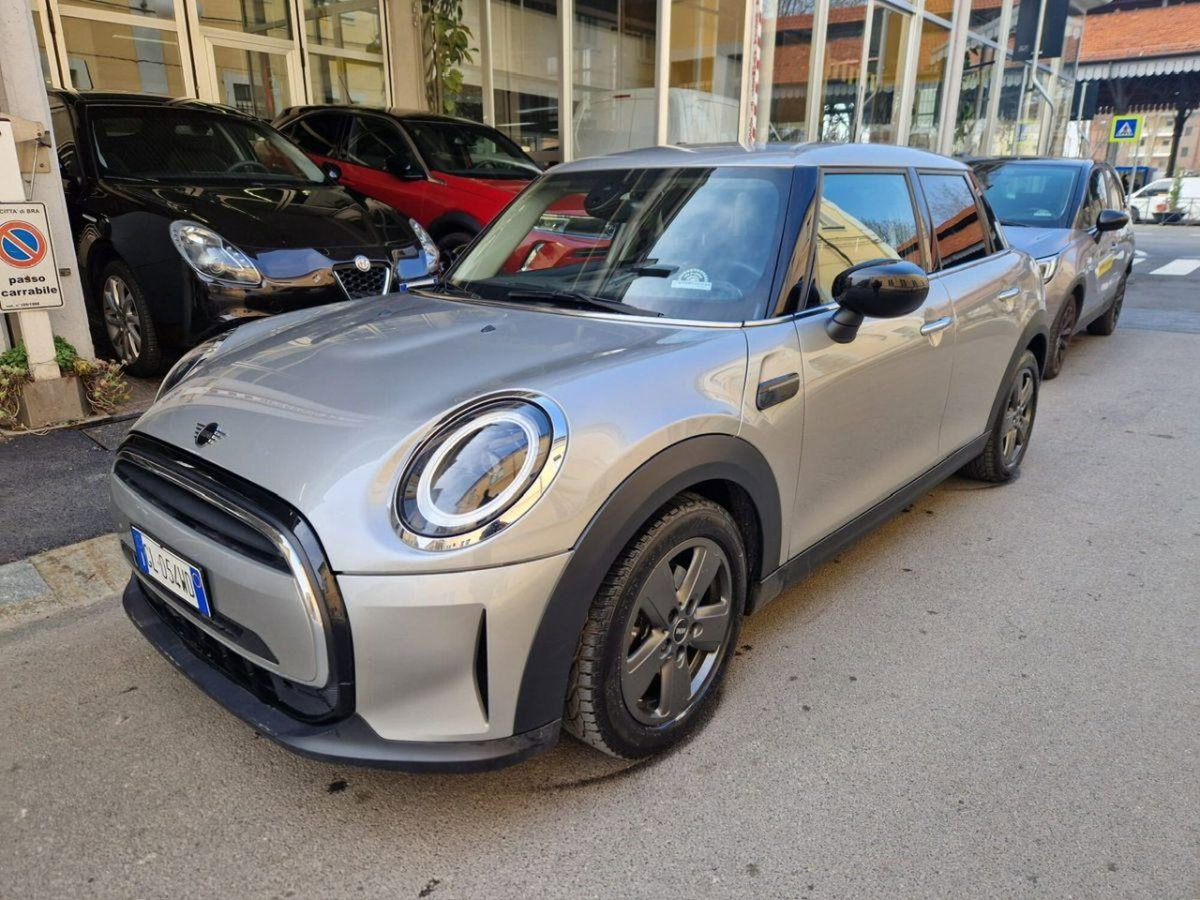 MINI Mini 1.5 Cooper 5 porte (2)