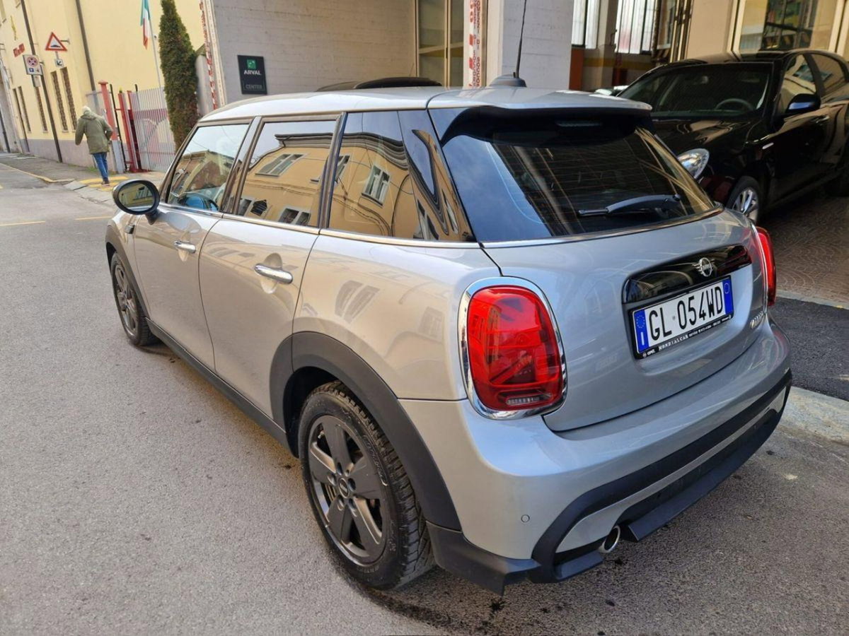 MINI Mini 1.5 Cooper 5 porte (9)