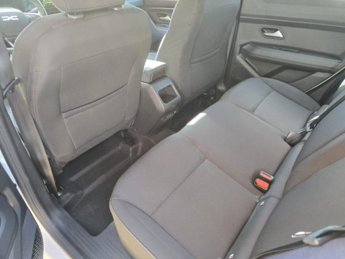 Dacia Duster 1.2 mild hybrid Expression 4x4 130cv (8)