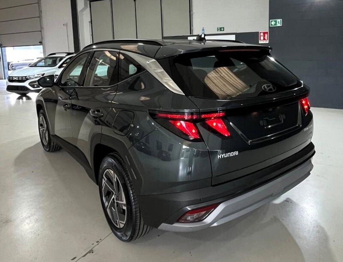Hyundai Tucson 1.6 crdi 48V Xtech 2wd imt (10)