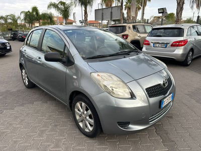 Toyota Yaris 1.0 5 porte Sol usata