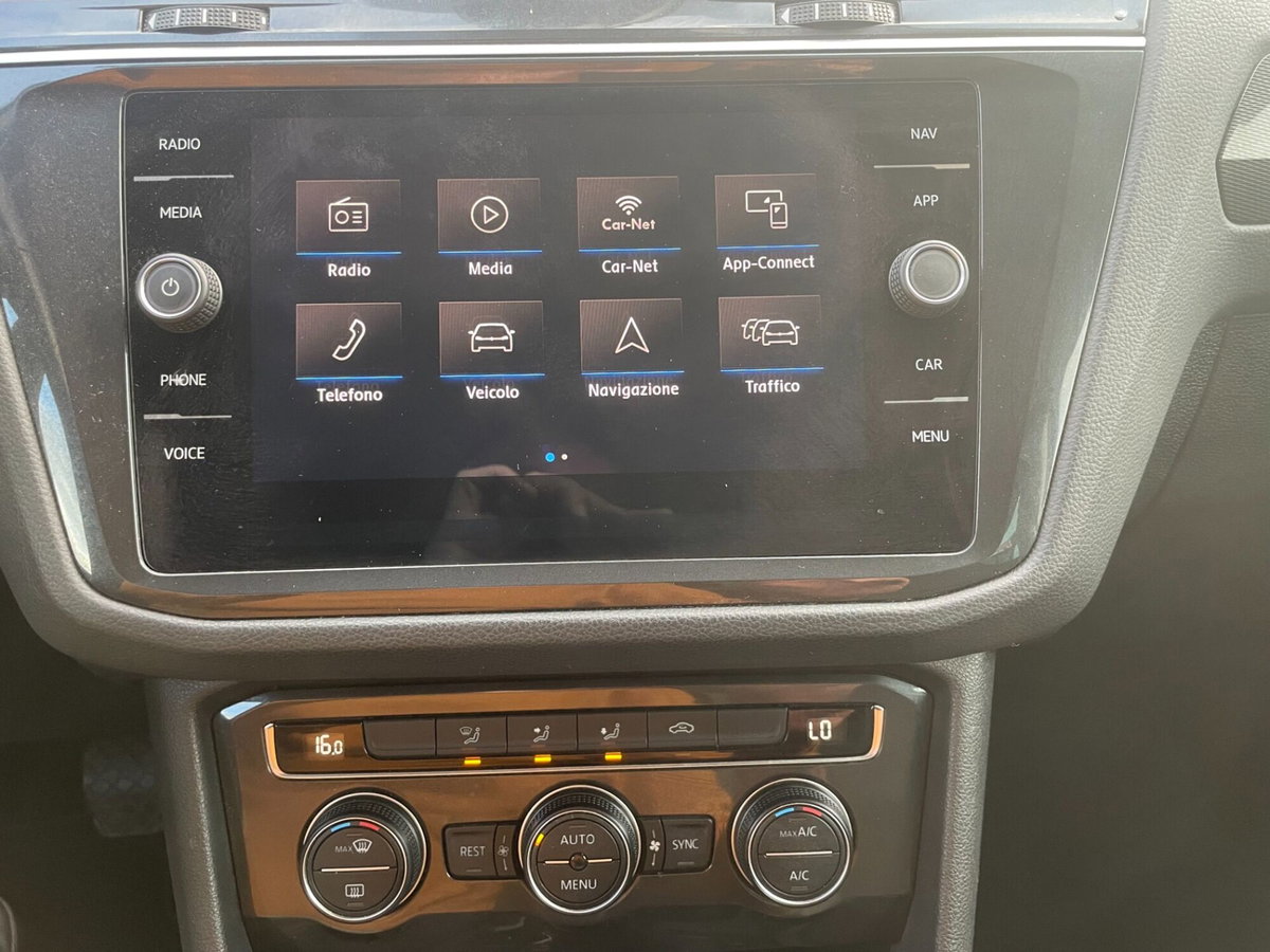 Volkswagen Tiguan 2.0 TDI SCR DSG Business BlueMotion Technology (18)