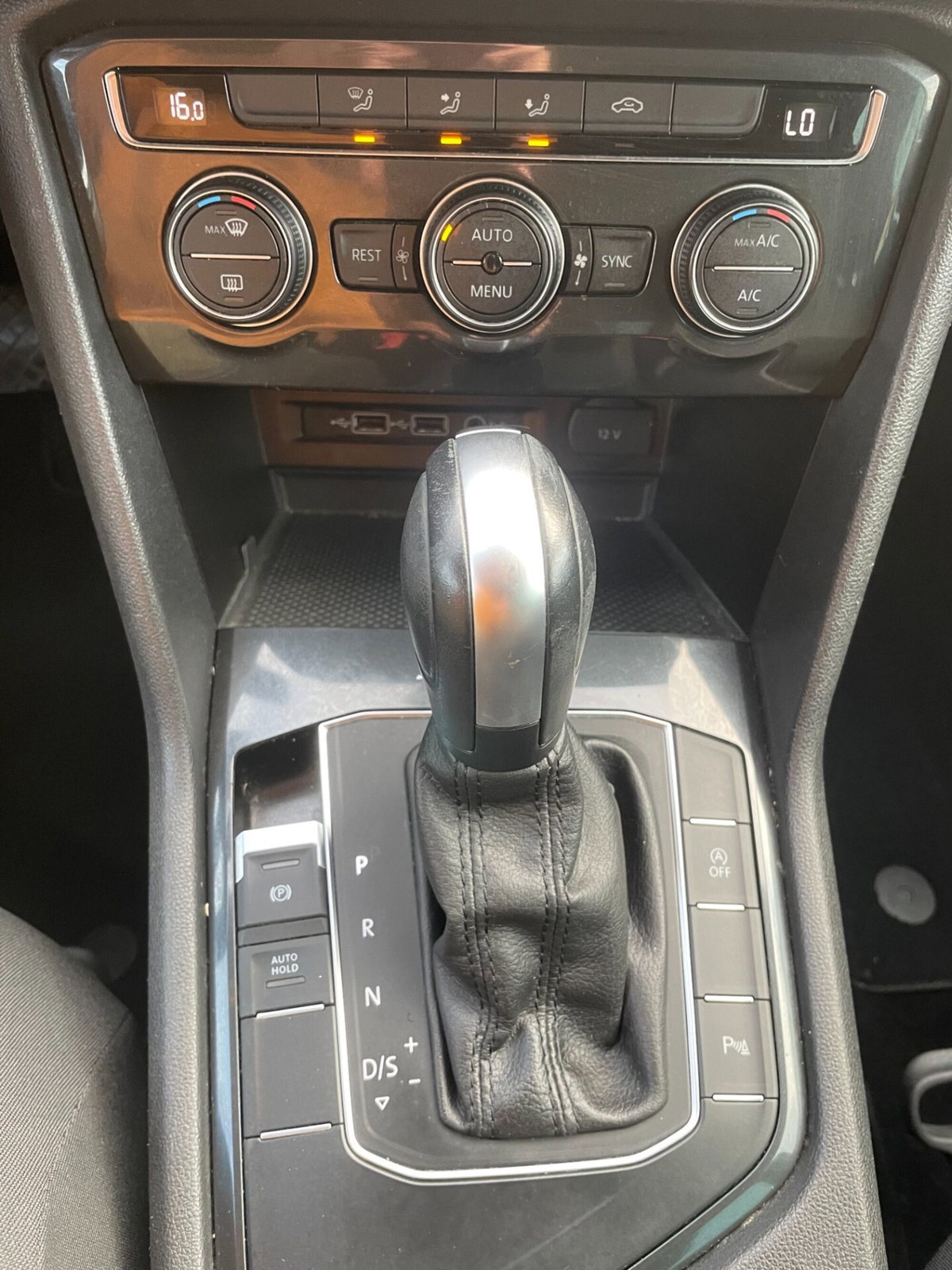Volkswagen Tiguan 2.0 TDI SCR DSG Business BlueMotion Technology (20)