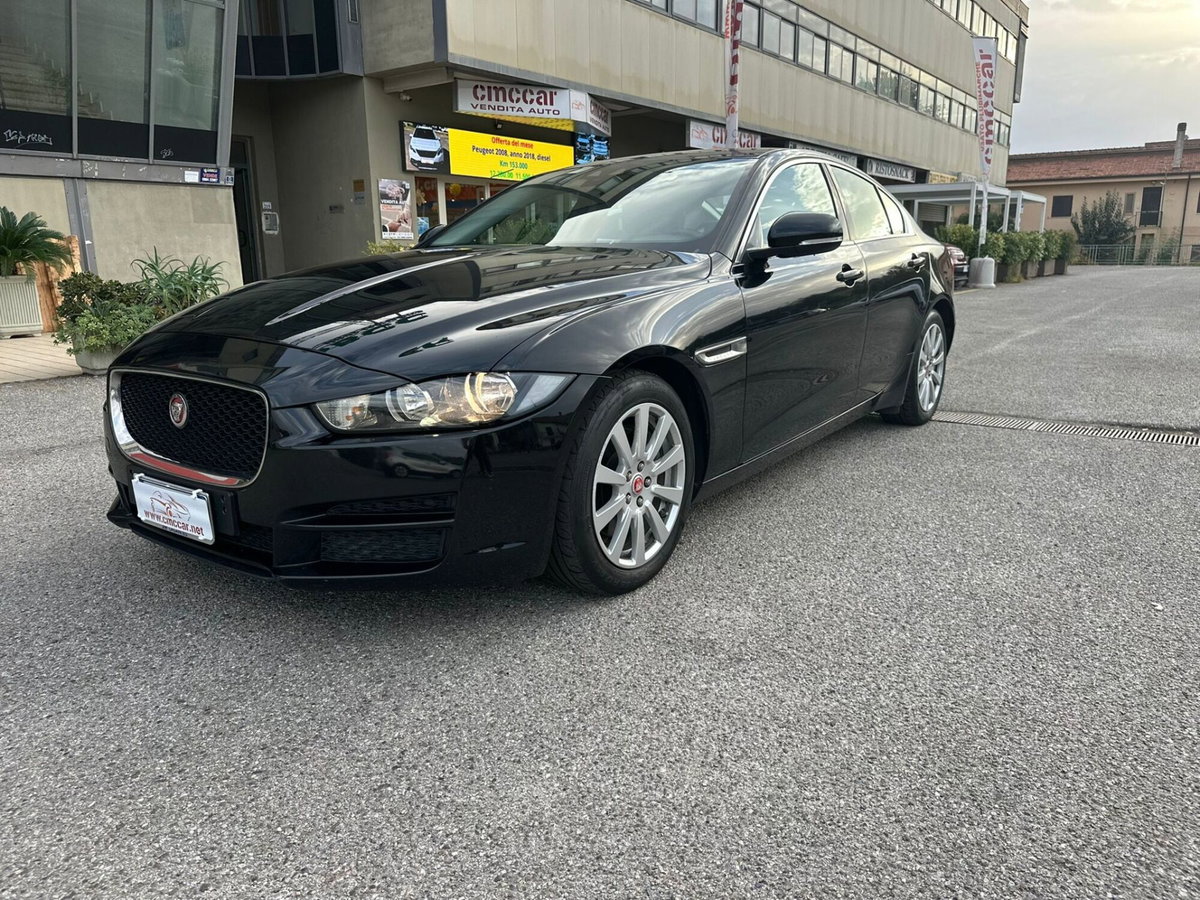 Jaguar XE 2.0 D Turbo 180CV aut. Portfolio (7)