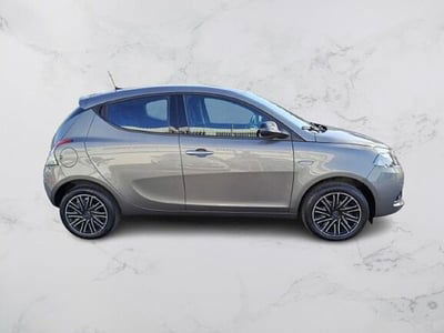 Lancia Ypsilon 1.0 FireFly 5 porte S&S Hybrid Gold Plus usata