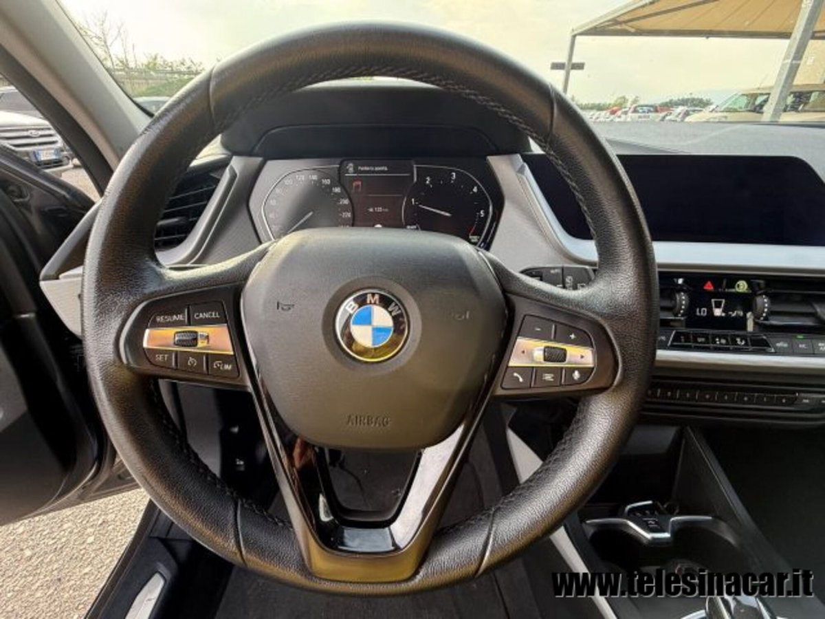 BMW Serie 1 116d 2.0 116CV cat 5 porte Attiva DPF (17)